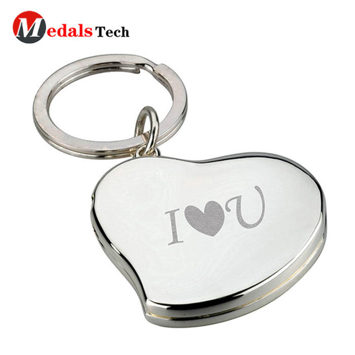 Factory price metal love heart shape silver plated  keychain