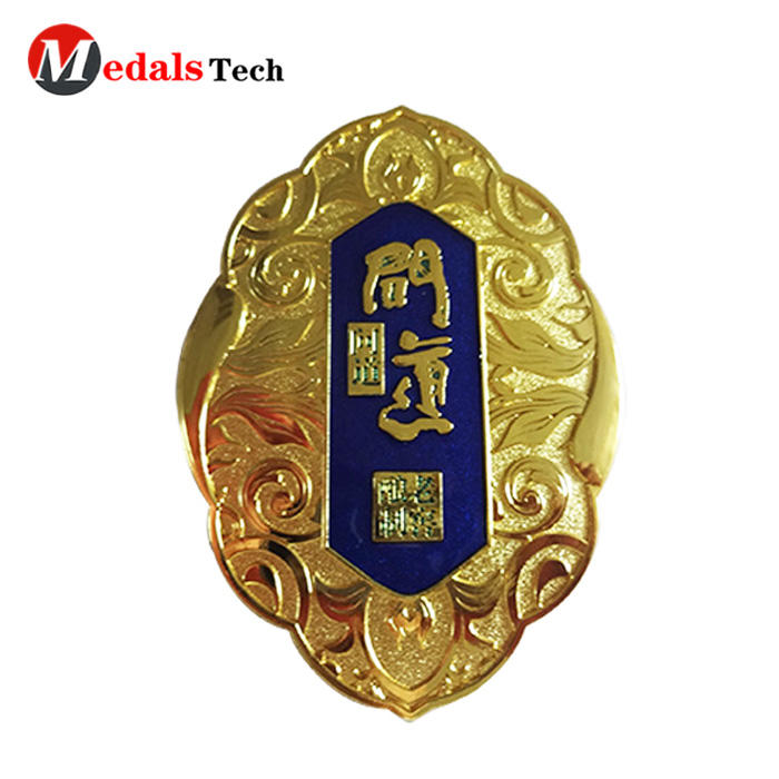 2019 new style metal  round shape gold plating royal style zinc alloy nameplate