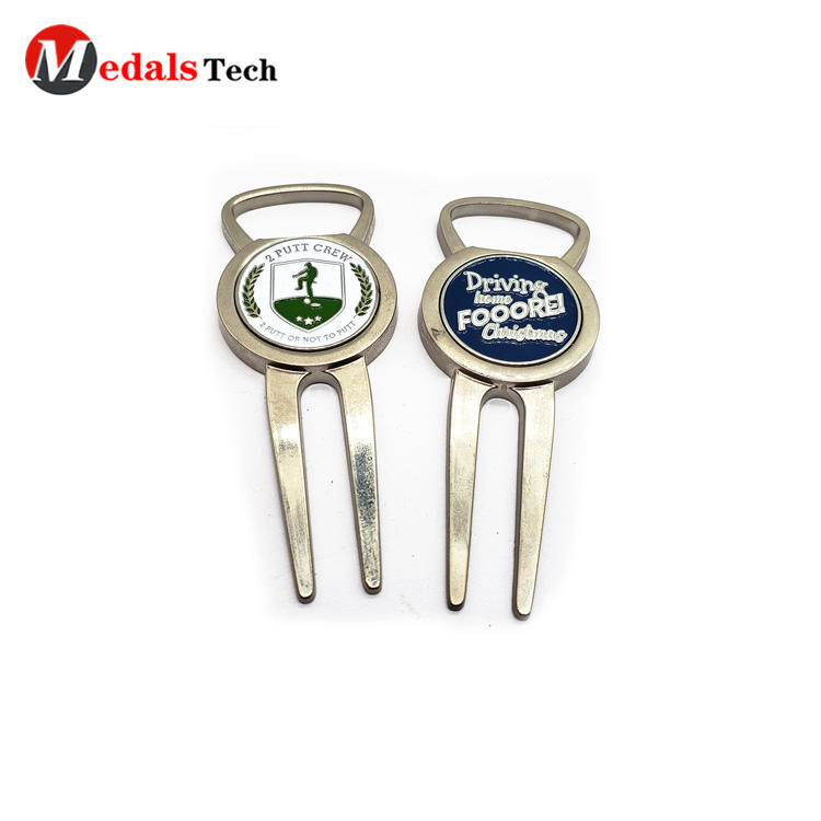 Custom Golf Divot Repair Tool Pvc Folding Pocket with Keychain