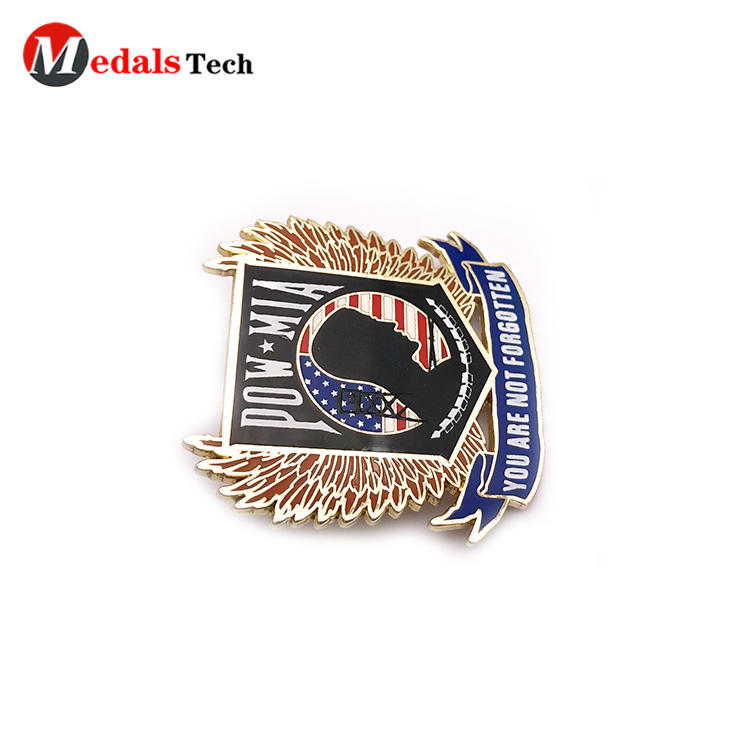 Hot selling gold plated zinc alloy lapel pin for clothes