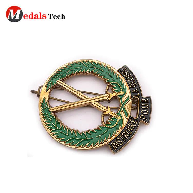 High quality gold plating cut out metal  badge with safe pin