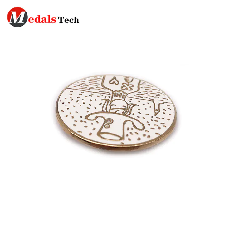 Promotional round shape gold plating cute badge with color filled