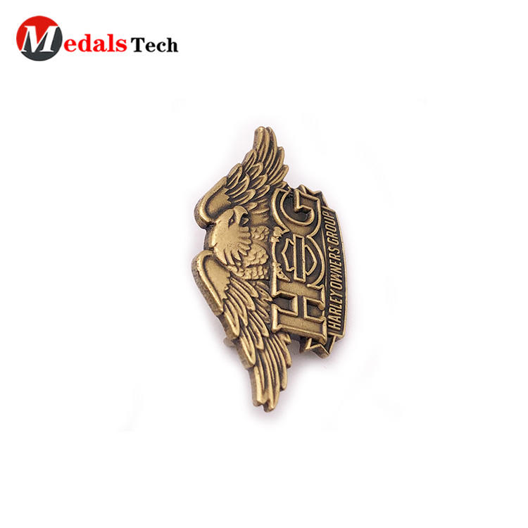 China manufacture metal eagle antique gold die casting pin badge