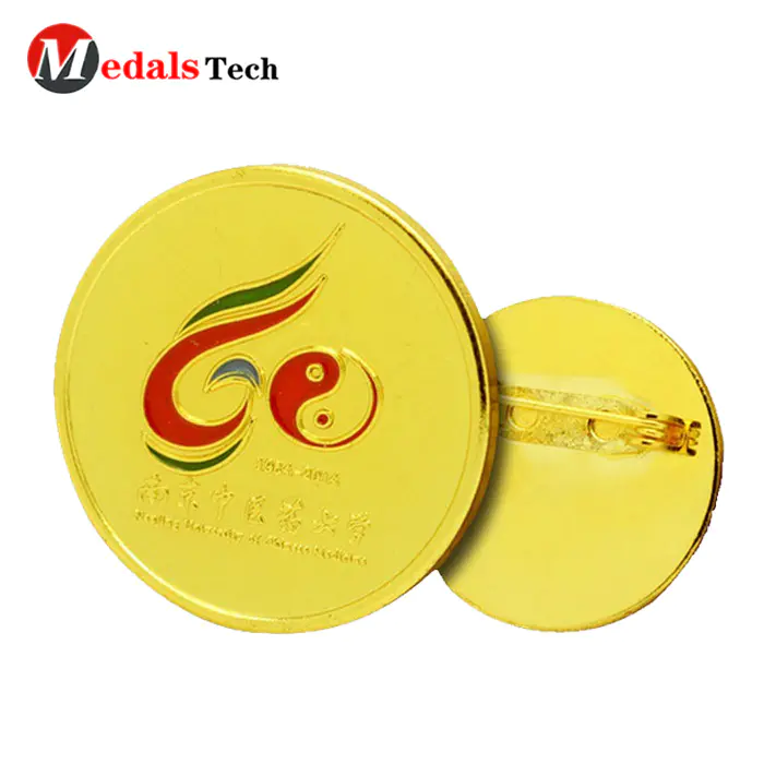 Wholesale safety pin nice shinny gold enamel logo school tin badge