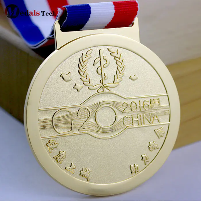 2019 new style cheap custom gold handmade honour metal medal for gifts
